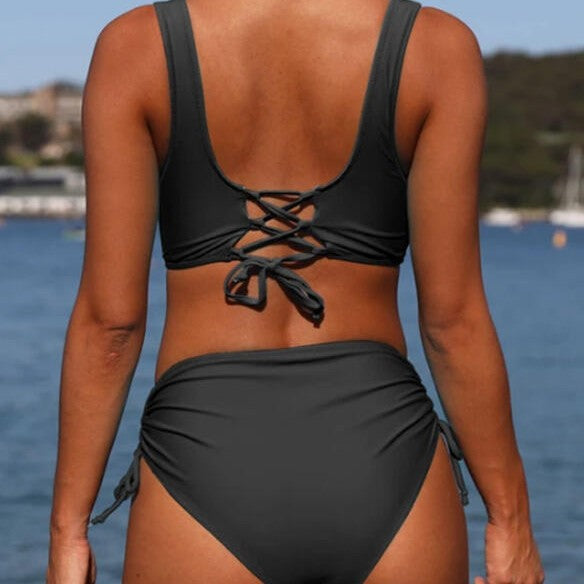 Balbina™ | Bikini con detalle twist frontal y copas extraíbles