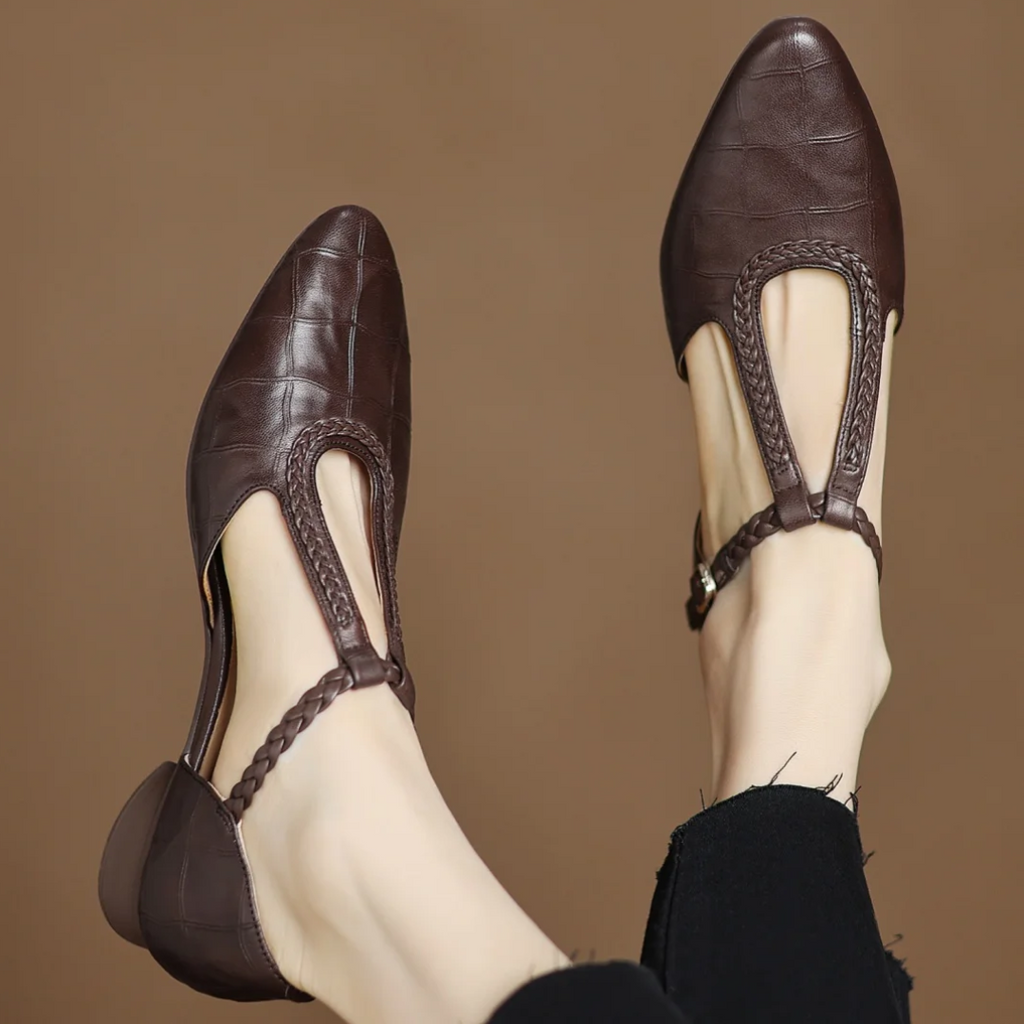 Mercedes™ | Bailarina Mary Jane con Tira T y Textura Cocodrilo