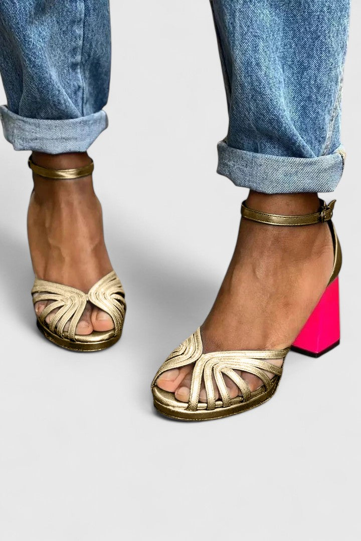 Almudena™ | Sandalia de Tacón Dorado