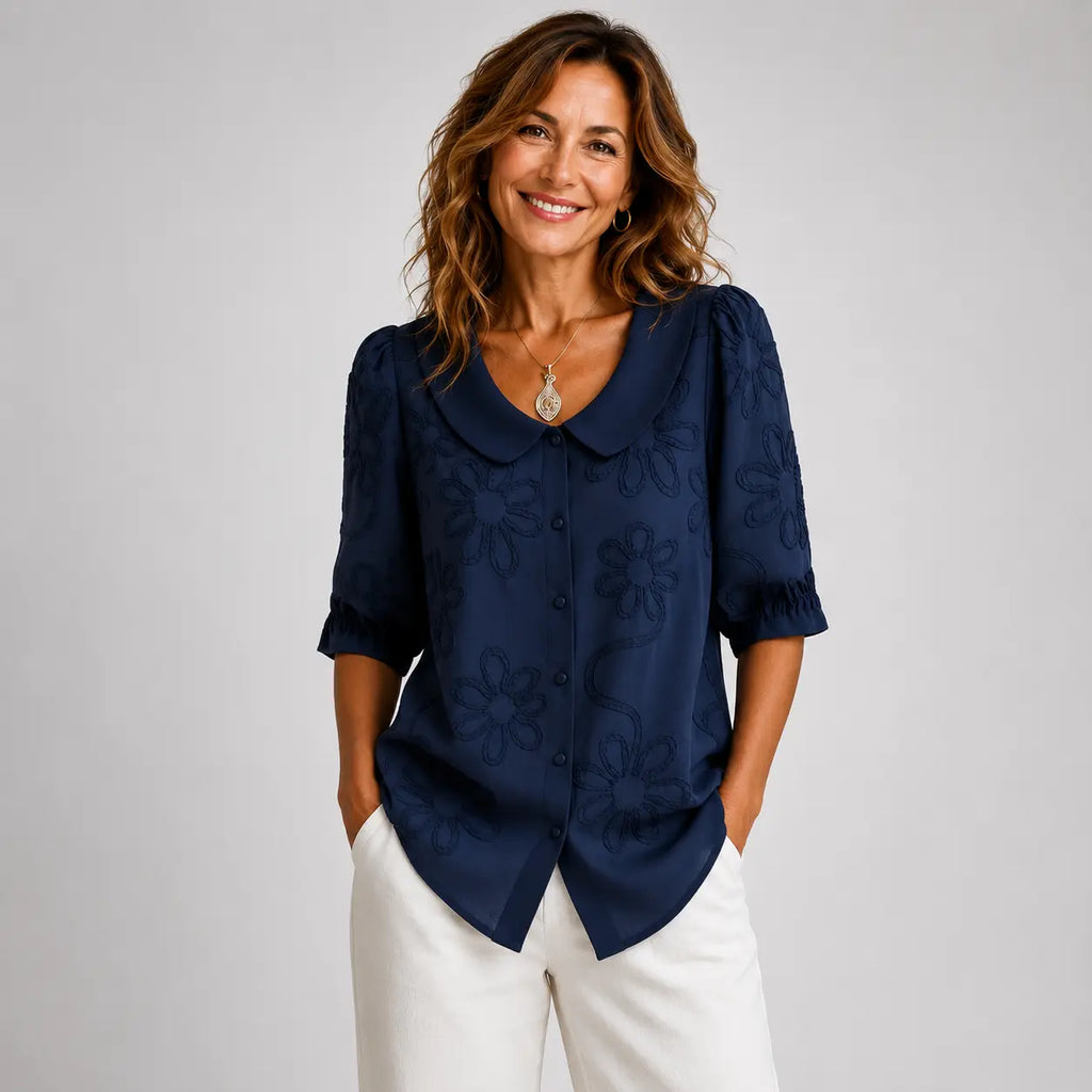 Clotilde™ | Blusa con cuello Peter Pan y bordado floral