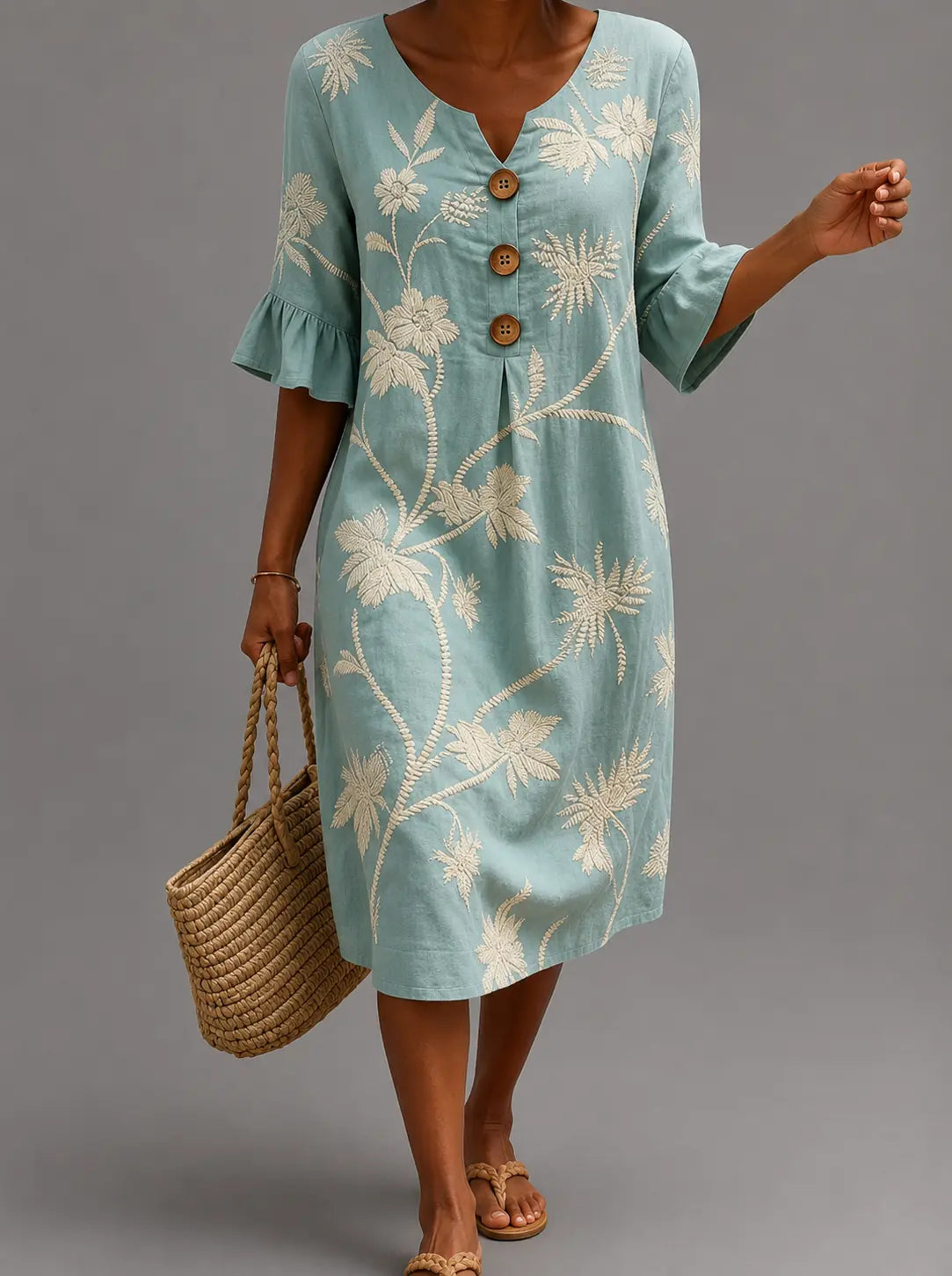 Vestido informal de mujer con estampado floral.