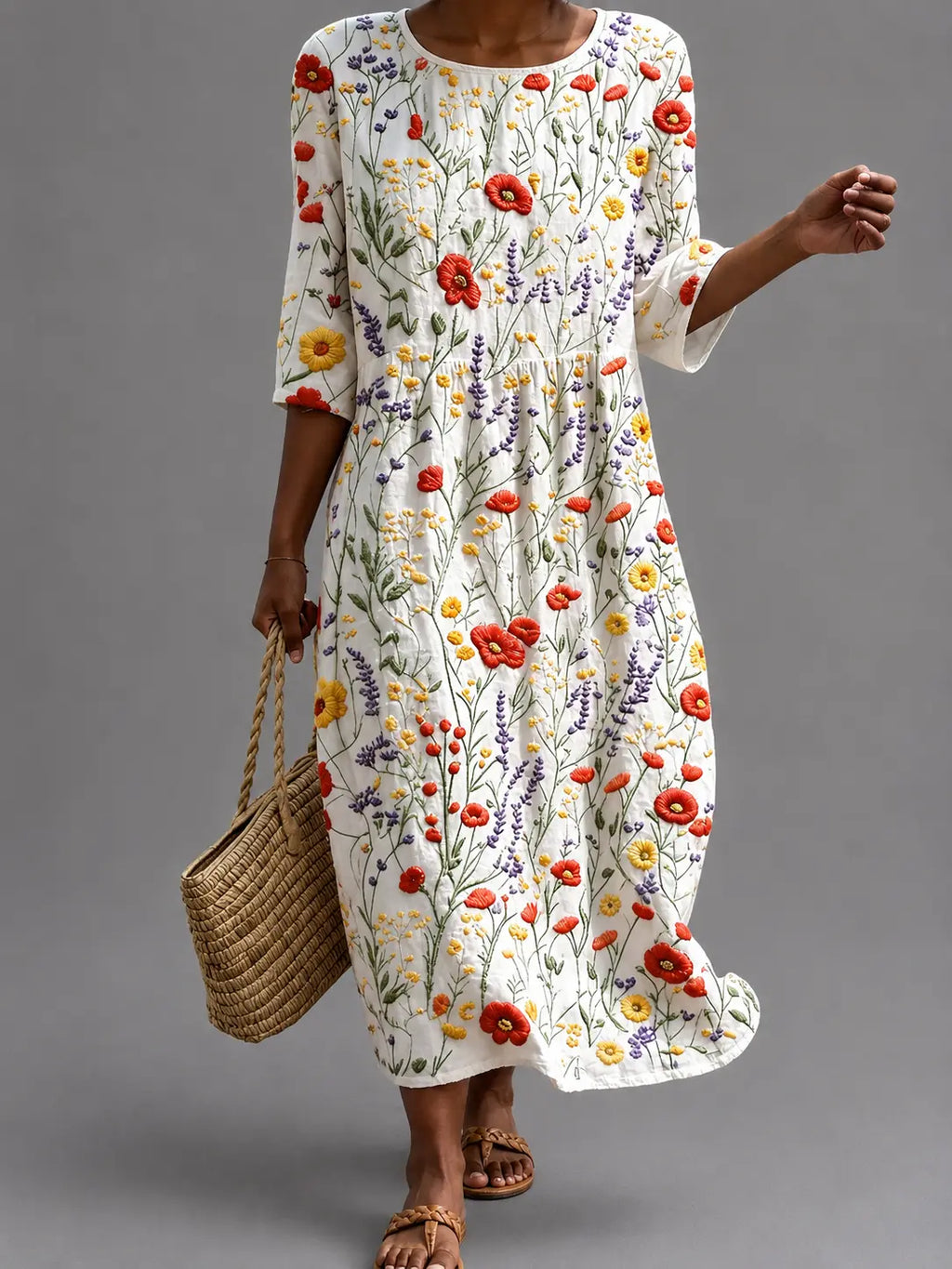 Vestido informal de mujer con estampado floral.
