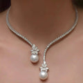 Collar de perlas elegante y brillante en plata