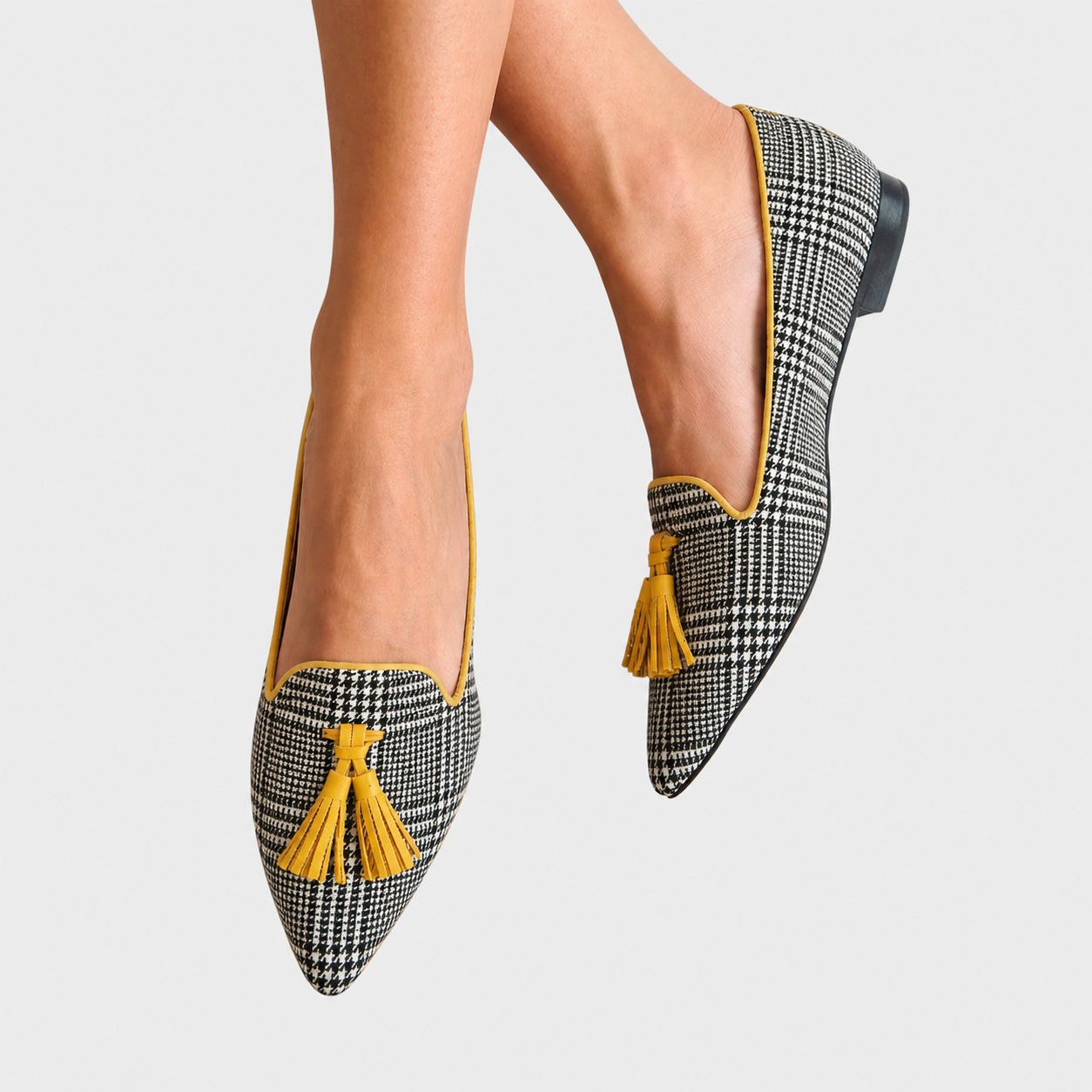 Obdulia™ | Mocasín de Cuadros con Borlas