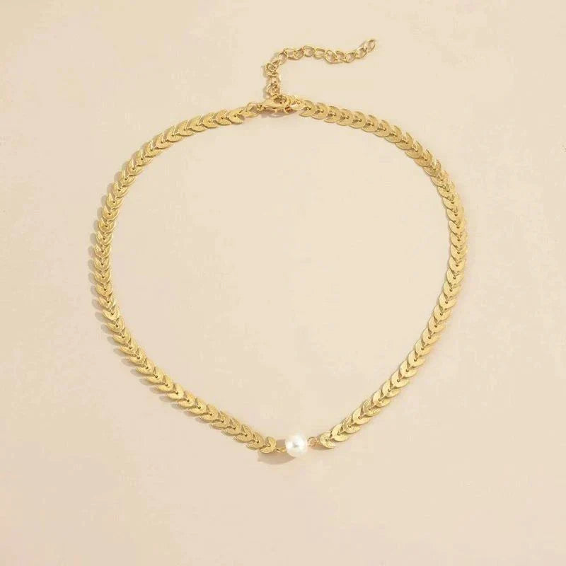 Collar griego con perla en oro