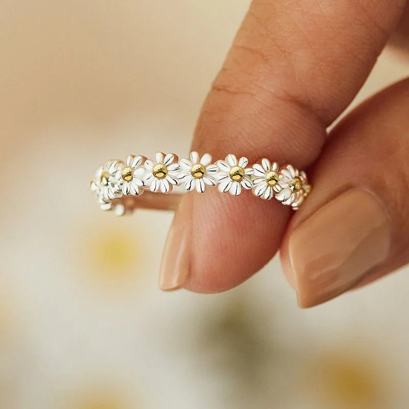 Anillo ajustable de plata y esmaltes pintados a mano con margaritas