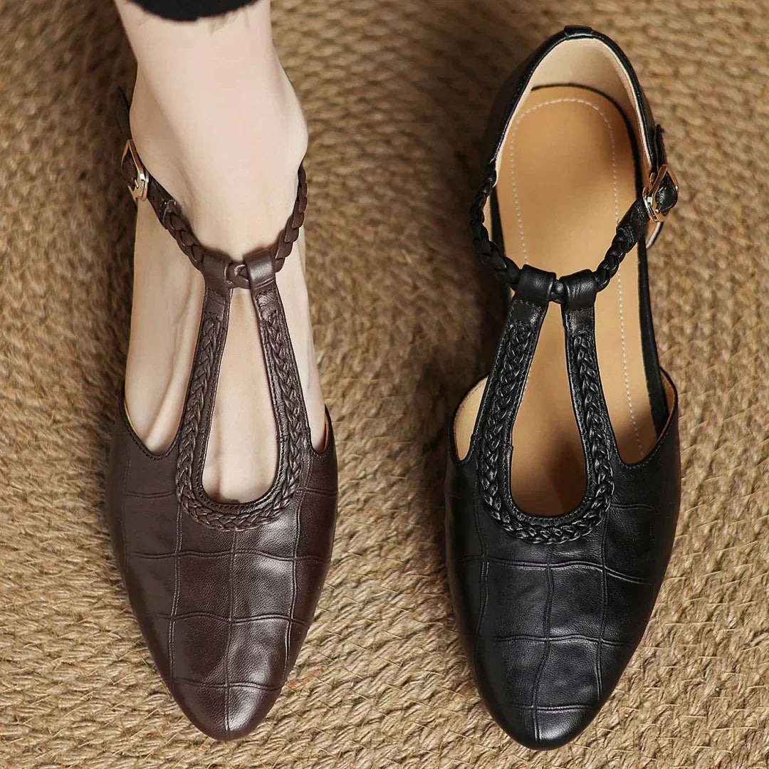 Mercedes™ | Bailarina Mary Jane con Tira T y Textura Cocodrilo