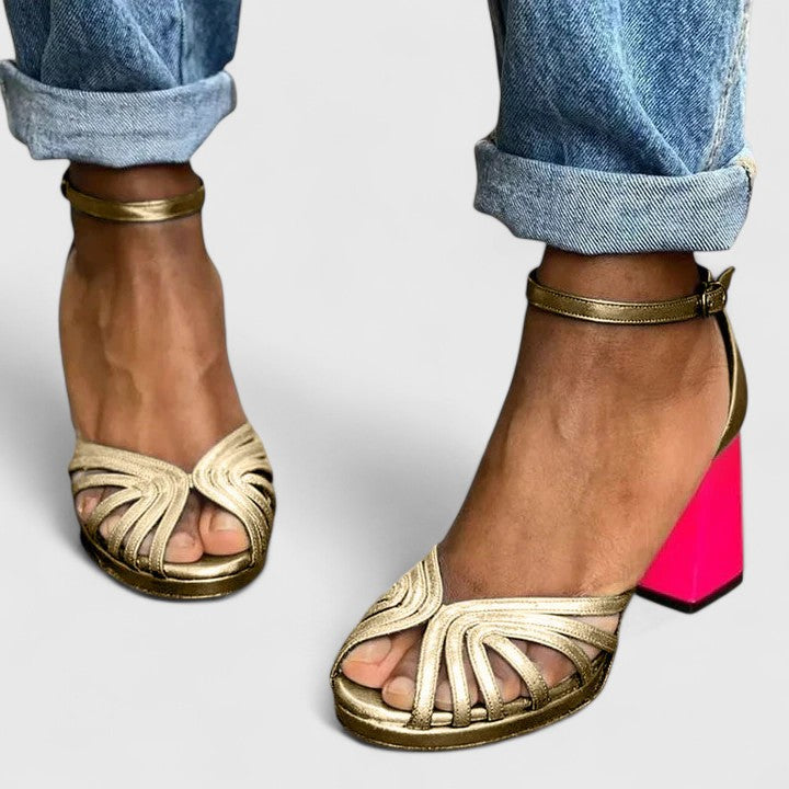 Almudena™ | Sandalia de Tacón Dorado