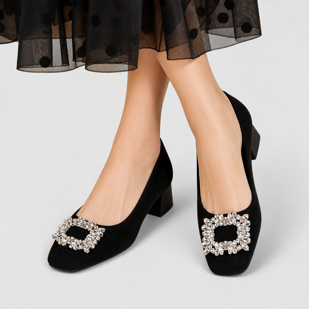 Casimira™ | Escarpín de Ante con Broche Joya y Tacón Bloque